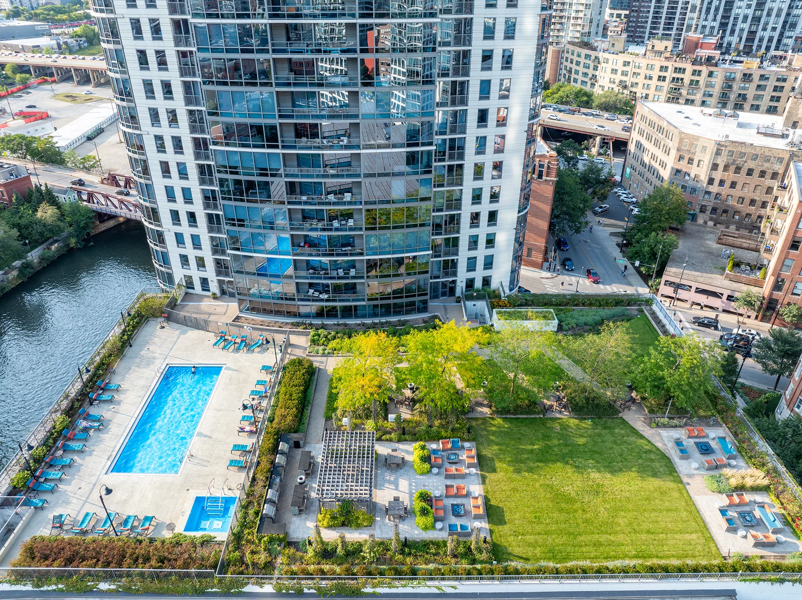 Kingsbury Plaza in River North